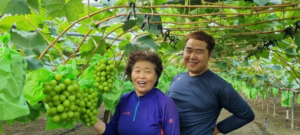 청년농업인 곽상인 씨와 그의 어머니가 함께 했다.